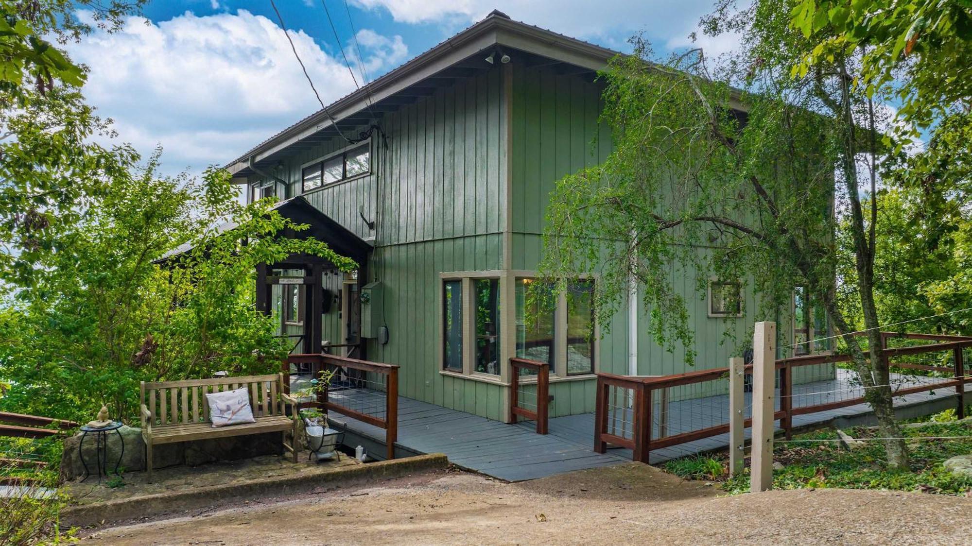 Rubys Roost Villa Mentone Exterior photo